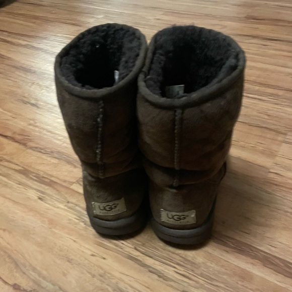 UGG Chestnut Brown Classic Boot Women’s - Picture 2 of 7